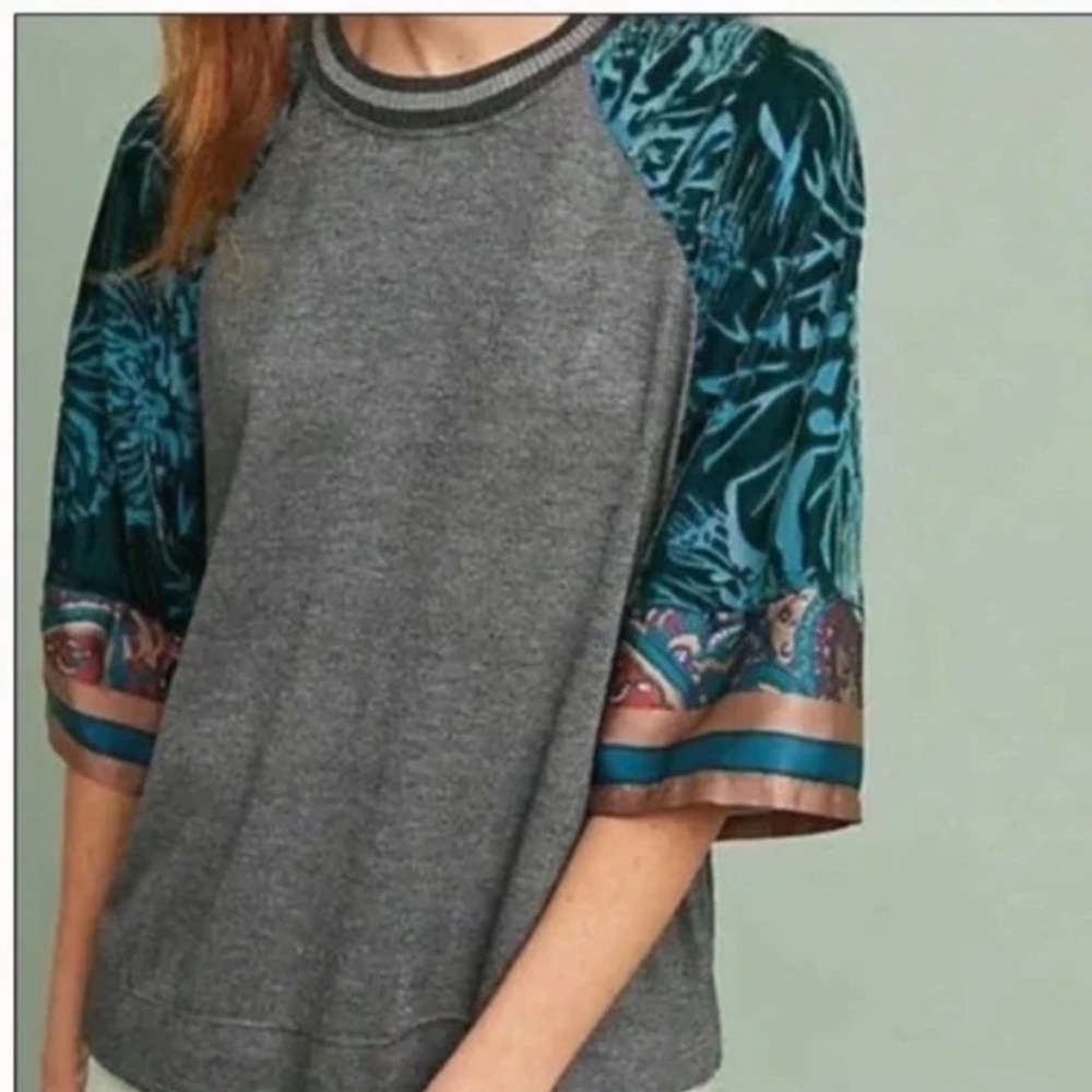 EUC Anthropologie TINY Gray and Teal Top, size Small